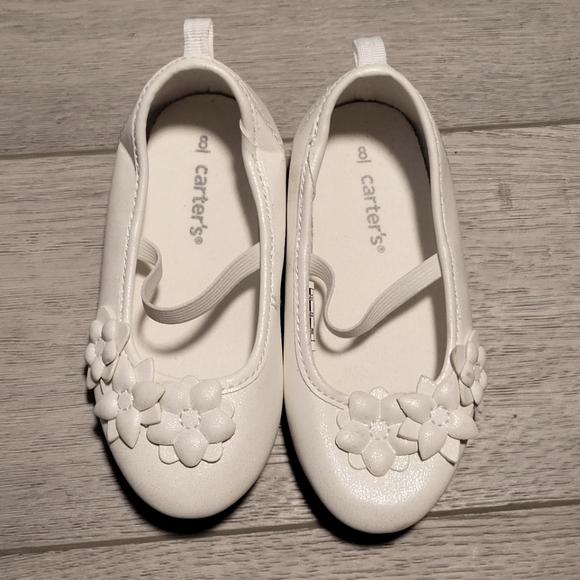 Carter's Toddler size 8 shoes - Picture 1 of 2